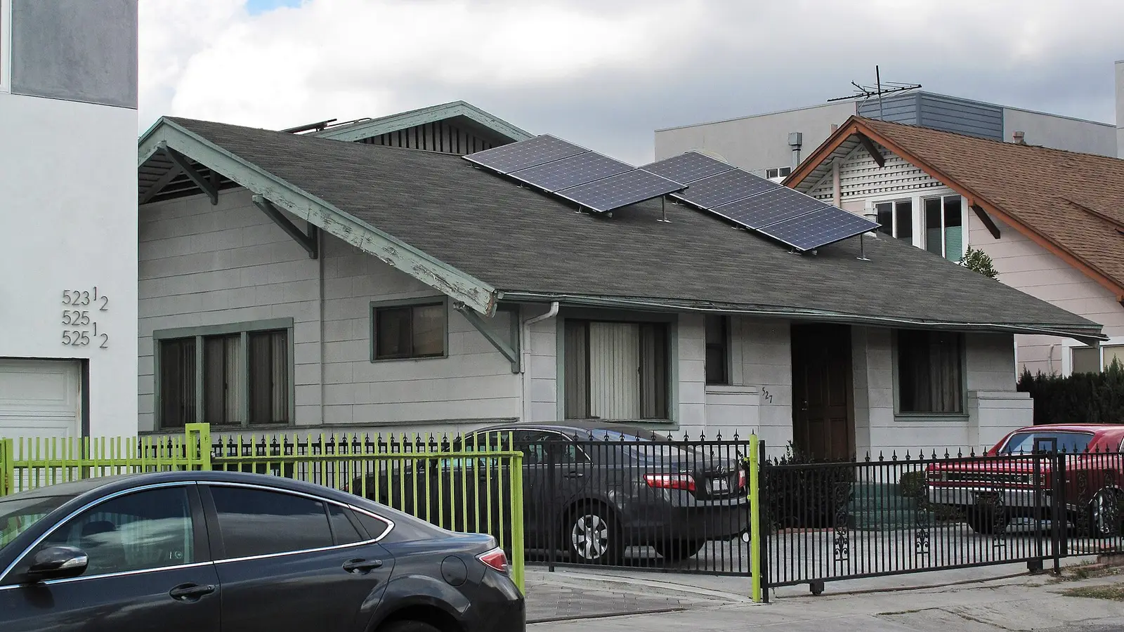 House in Los Angeles with solar panels on its roof